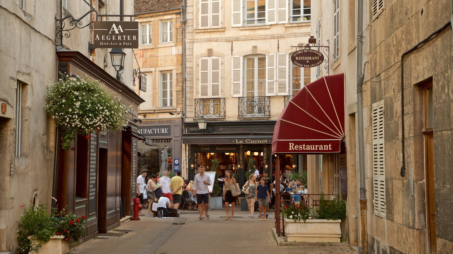 博納：布爾岡葡萄酒之都