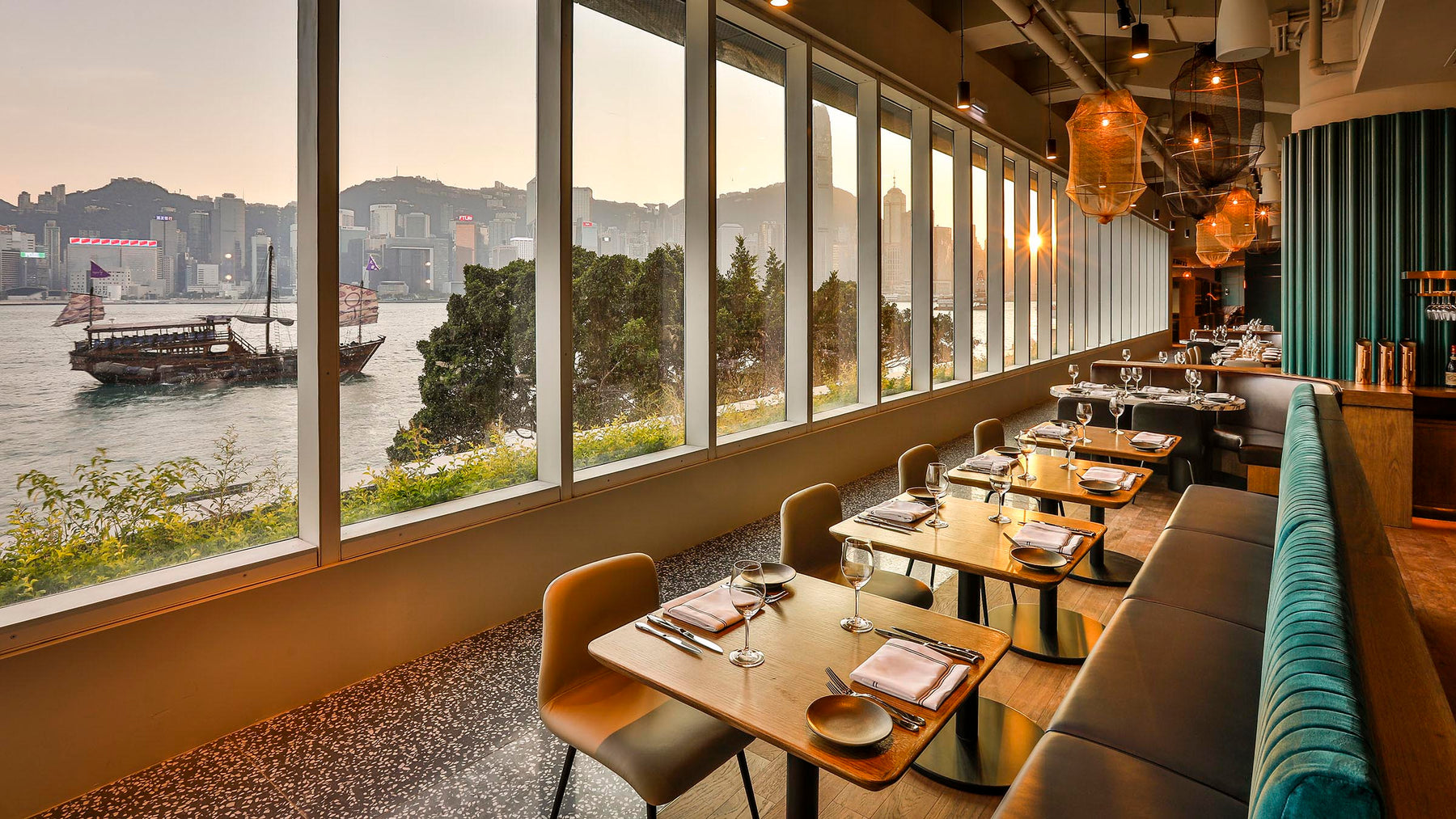坐擁維港靚景的新派澳洲餐廳：HUE Dining